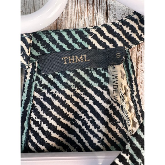 THML Top‎ Womens Small Green Beige Striped Eyelet Neckline Keyhole Sleeveless - Picture 4 of 9